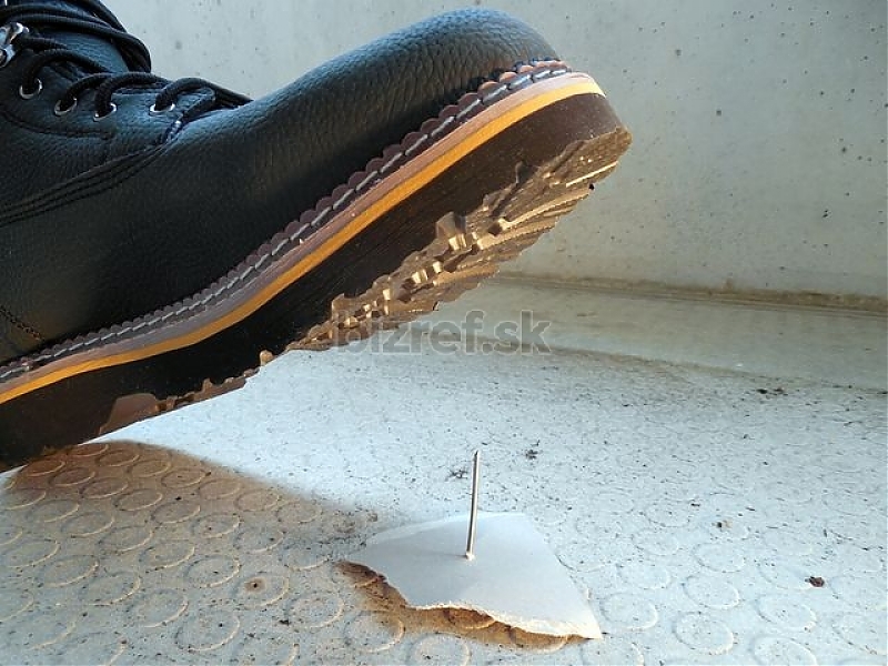 Bezpečnostná pracovná obuv