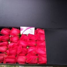 EXKLUZÍVNY BOX PLNÝ RUŽÍ