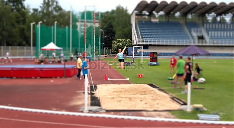 Denisa  Hučíková - 1. Miesto  / M-SR dorastu  Dubnica nad  Váhom  4.6.2016