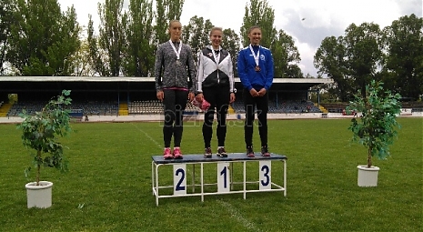 Sabína Hádeková MAJSTERKA SLOVENSKA v sedemboji žiačok