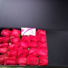 EXKLUZÍVNY BOX PLNÝ RUŽÍ