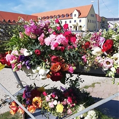 Vážení zákazníci,