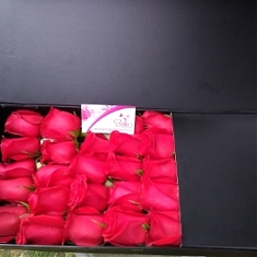 EXKLUZÍVNY BOX PLNÝ RUŽÍ