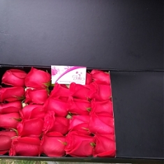 EXKLUZÍVNY BOX PLNÝ RUŽÍ