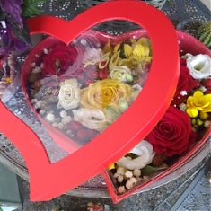 UZATVÁRATEĽNÝ BOX