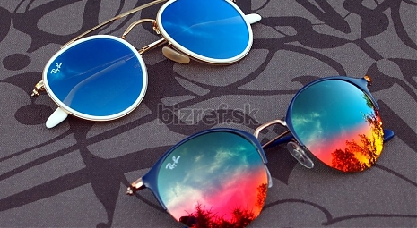RAY  -  BAN