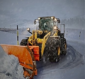 Odhŕňanie snehu strojovo