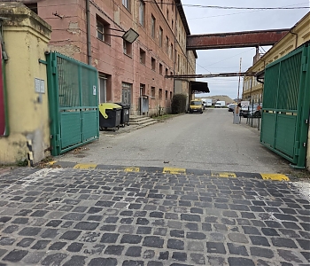 Vstup do autoškoly Šrobárova ulica