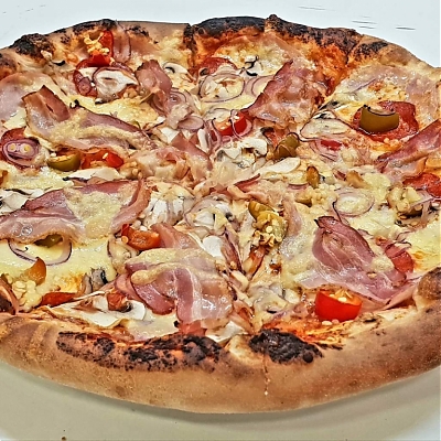 MEGA PIZZA PODĽA VLASTNÉHO VÝBERU