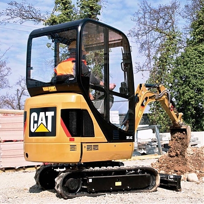 Ponúkame vám zemné a výkopové práce minibágrom Caterpillar 301,8