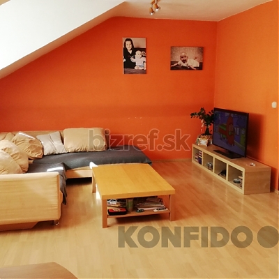 Rodinný dom, 8 izieb, dvojgeneračný, veľký pozemok, Podunajské Biskupice