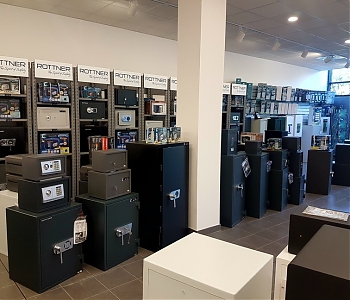 Rottner Security Slovensko, s.r.o.: Hrachová 16A, 821 05 Bratislava, tel. č. 0905 422 614, 0917 224 005