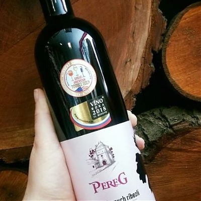 PEREG ocenené ríbezľové vínko