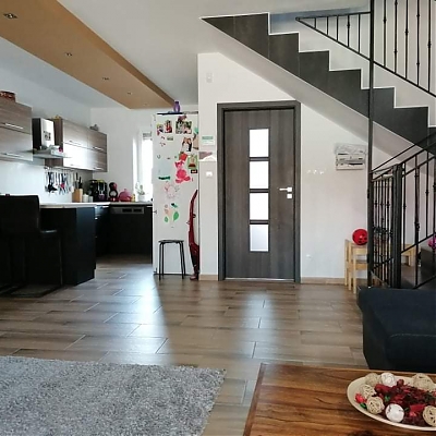 Kompletne zariadený 3izb rodinný dom so záhradou vo Vrakúni